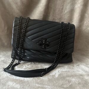 Tory Burch Matte black purse in VERY good! KIRA CHEVRON CONVERTIBLE SHOULDER BAG
